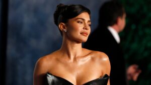 Kylie Jenner Legacy – from reality TV teen to global beauty mogul, showcasing her journey in celebrity entrepreneurship and digital-era brand building.