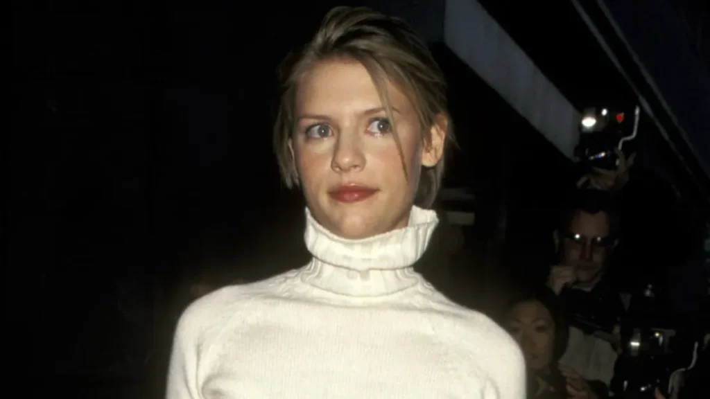 Claire Danes’ fashion evolution showcasing iconic trends from the 90s to modern Hollywood style, highlighting bold red carpet moments and everyday chic looks.