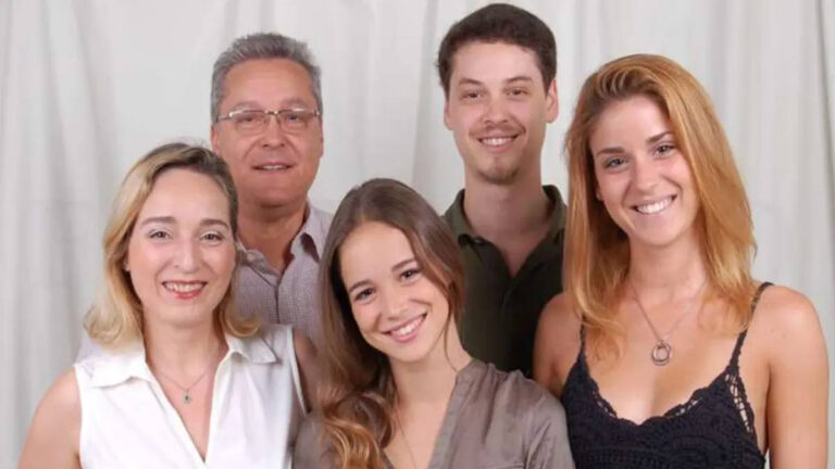 Alba Baptista Parents