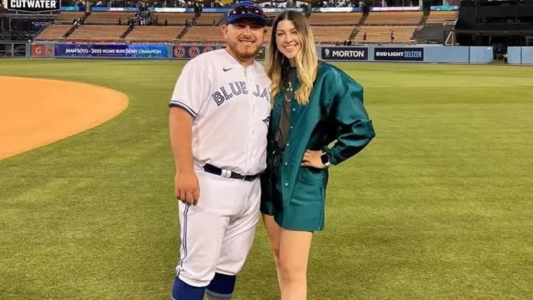 Is Alejandro Kirk Married