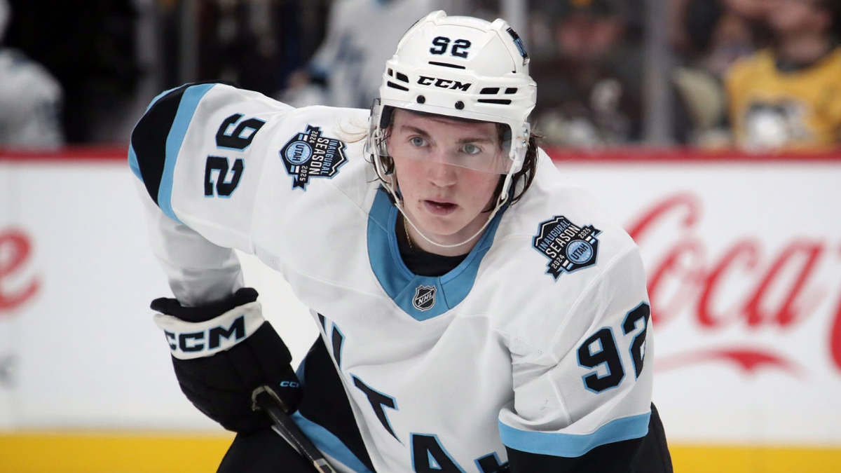 Mammoth Sign Logan Cooley