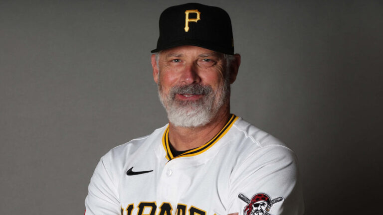 Twins hire Derek Shelton